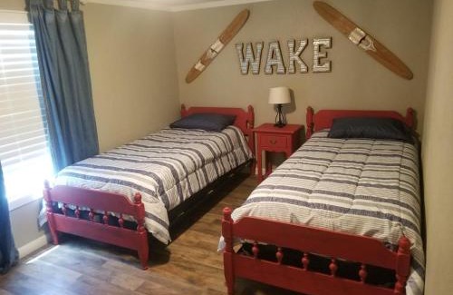 Mead Casa | Lakefront Wakezone - 37