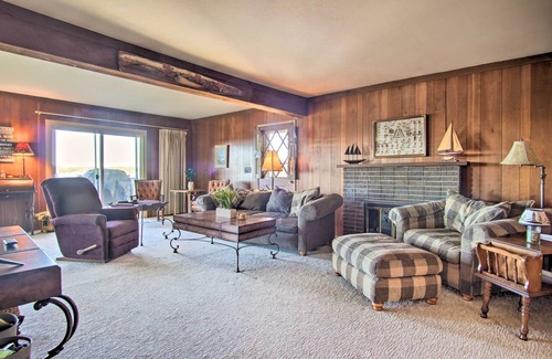 Whitehall Cabaña | Lakefront Whitehall Home w/ Boat Slip & Deck!