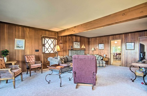 Whitehall Cabaña | Lakefront Whitehall Home w/ Boat Slip & Deck!