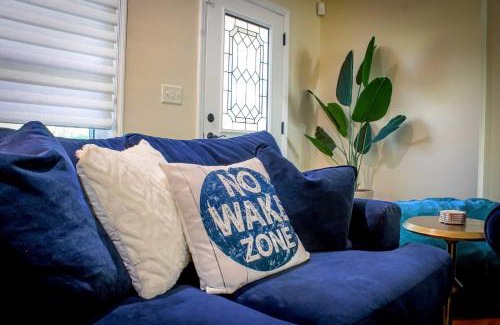 Winter Haven Casa | Lakefront Winter Haven Retreat Hot Tub and Patio!