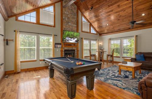 Dandridge Casa | Lakefront with 3 King Beds, Pool Table, Arcade Barrel