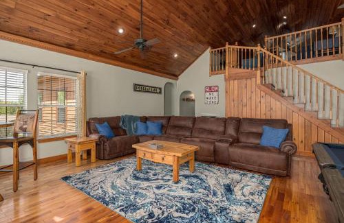 Dandridge Casa | Lakefront with 3 King Beds, Pool Table, Arcade Barrel