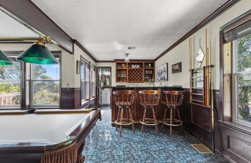 Leander Casa | Lakefront with Dock on Lake Travis Fun near UT and ATX