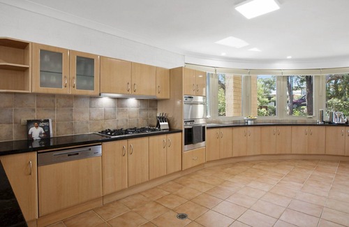 Wamberal Casa | Lakefront with room for all the family