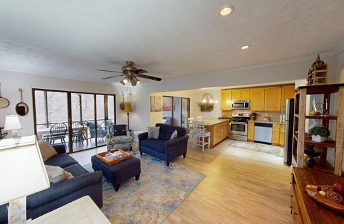 Sloans Valley Casa | Lake Front Woodson Bend ~ Lake Cumberland Resort Condominio de lujo