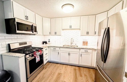 Camdenton Casa | Lakeftont 4BD/2BA/Private Dock/Grill/Decks/Firepit/Quiet Cove-12PP