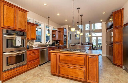 Ingleside Casa | Lakehome🏡🌊Big View 👀 Monster Deck ✌🏼Fire Pits🔥 Boat Dock 🚤 Loft Office 👨🏻‍💻 Kayaks 🚣🏼‍♀️