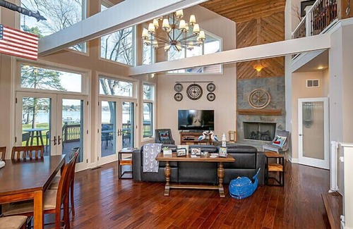 Ingleside Casa | Lakehome🏡🌊Big View 👀 Monster Deck ✌🏼Fire Pits🔥 Boat Dock 🚤 Loft Office 👨🏻‍💻 Kayaks 🚣🏼‍♀️