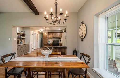 Union Otro | Lakehouse and Loft, Elegant rustic escape