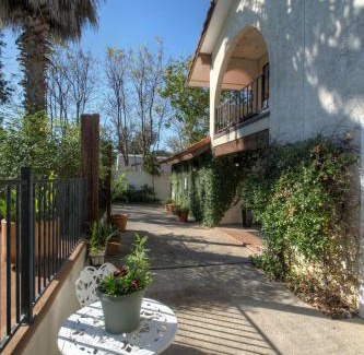 Canyon Lake Cama Y Desayuno | Lakehouse Bed and Breakfast