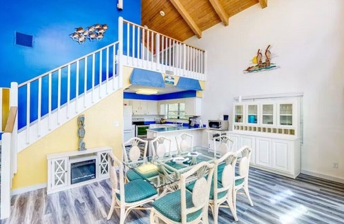 Putnam Hall Casa | LAKEHOUSE CLOSE TO GAINSVILLE, BEACH,DOCK, GAME ROOM WITH ADDITIONAL BUNK ROOM