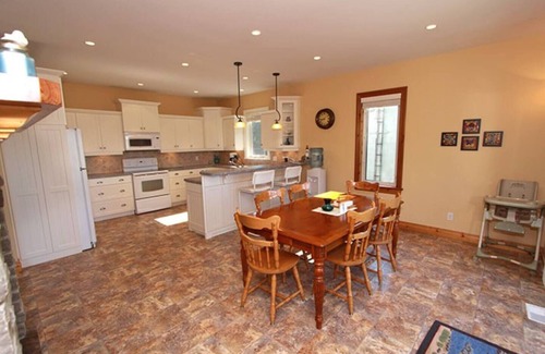 South Bruce Peninsula Cabaña | Lakehouse in Beautiful Oliphant-Spectacular Views!