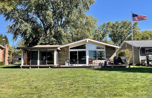Conneaut Lakeshore Casa | Lakehouse on the Canal