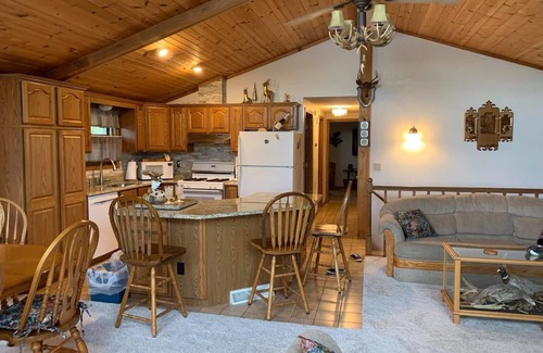 Montello Casa | Lakehouse Paradise w/ Hot Tub Near Cascade Mountain