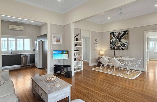 Manunda Casa | Lakehouse Properties - Alia's Estate