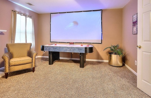Conyers Casa | Lakehouse w/game room, movie projector, pool table, 20 mins to downtown ATL.