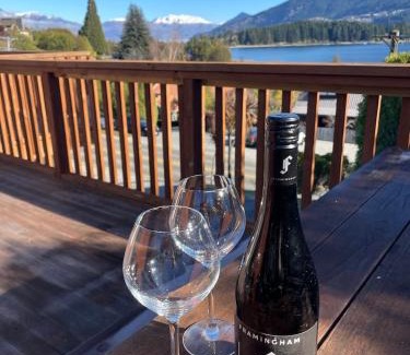 Kelvin Heights Casa | Lakehouse - Water taxi to Queenstown!