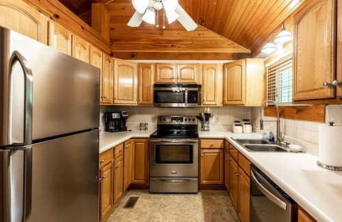 Speedwell Cabina | Lakein' It Easy With Private Dock
