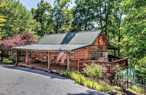 Speedwell Cabina | Lakein' It Easy With Private Dock