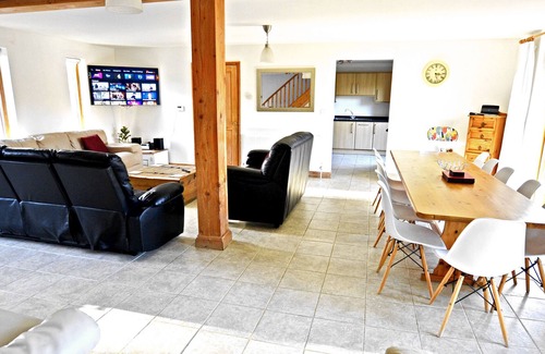 Pentney Cabaña | LAKELAND LODGE, admite mascotas, con jacuzzi en Pentney, Ref 999905