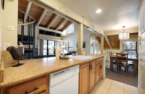 South Lake Tahoe Condominio | Lakeland Sandy Beach Retreat Private Escape