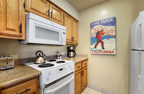 South Lake Tahoe Condominio | Lakeland Sandy Beach Retreat Private Escape