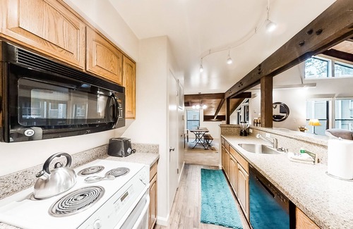 South Lake Tahoe Condominio | Lakeland Village South Lake Tahoe
