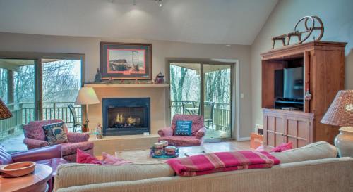 Beech Mountain Casa | Lakeledge Hideaway by VCI Real Estate Services
