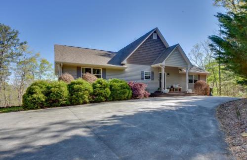Lakemont Casa | Lakemont Retreat Game Room, Hot Tub, and Mtn Views!