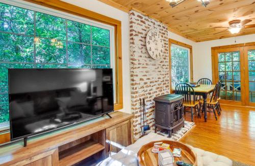 Lakemont Casa | Lakemont Vacation Rental with Screened-In Porch!
