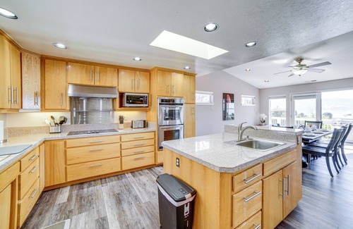 North Lakeport Casa | Lakeport Home w/ Stunning Lake & Mountain Views
