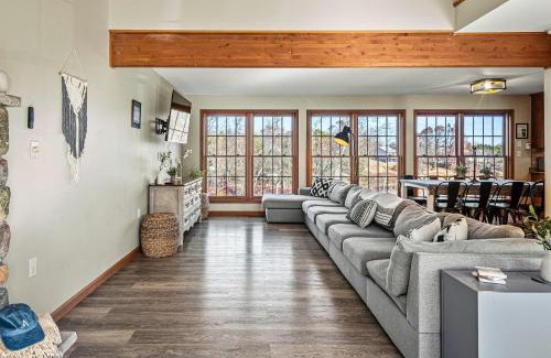 Long Pond Casa | Lakers Pointe by AvantStay Lakefront Private Peninsula Hot Tub Game Room