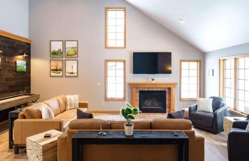 Rome Casa | Lakes and Links Luxury Retreat