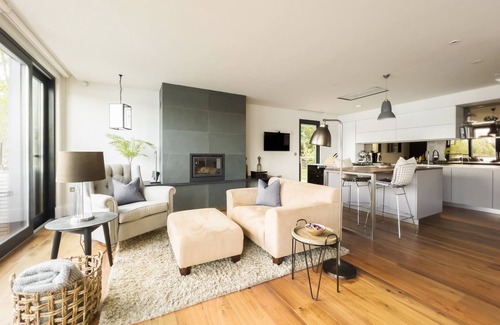 Lechlade Casa | Lakes by Yoo, shared indoor pool, Wifi, 8 adults +2 kids (1 up to 5yrs) +infants