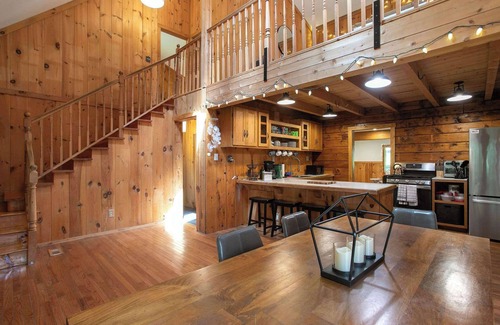 Sherwood Forest Casa | Lakes & Leisure: Spacious Berkshire Getaway