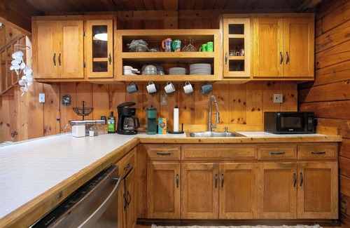 Sherwood Forest Casa | Lakes & Leisure: Spacious Berkshire Getaway