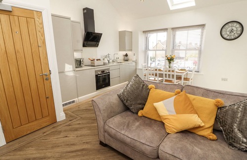 Carnforth Cabaña | LAKES VIEW APARTMENT 2, romantic in Carnforth
