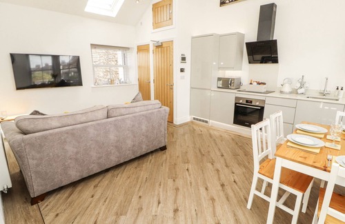 Carnforth Cabaña | LAKES VIEW APARTMENT 2, romantic in Carnforth