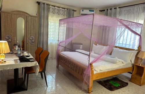 Entebbe Hotel | Lakeshore Bed and Breakfast