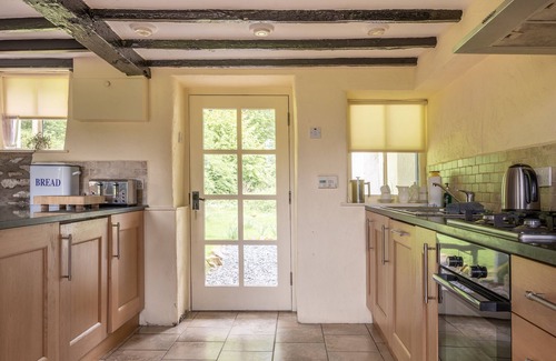 Graythwaite Cabaña | Lakeshore cottage with Hot Tub - Hullet Hall