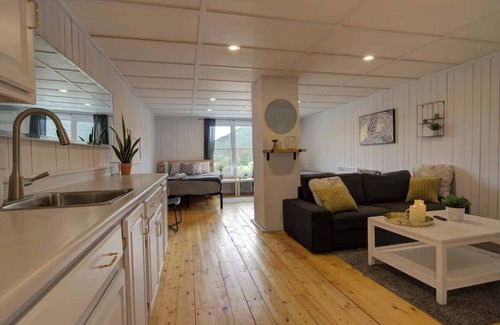 Saint-Brigitte-de-Laval Apartamento | Lakeside Getaway #1 | Spa Sauna Firepit