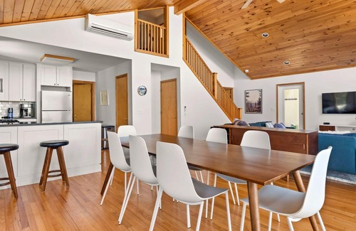 Becket Casa | Lakeside 3-BR Berkshires Residence