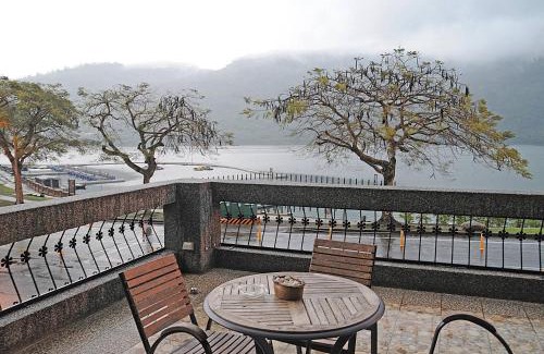 Shoufeng Cama Y Desayuno | Lakeside 46