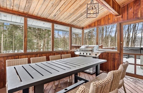 Becket Casa | Lakeside 5-BR Home in Idyllic Berkshires