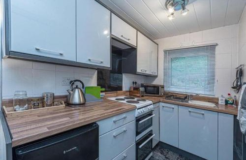 Bont Newydd Chalet De Esquí | Lakeside 77 at Glan Gwna holiday park
