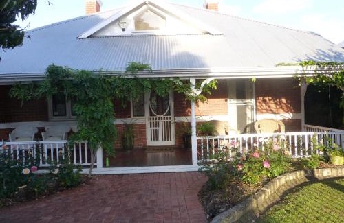 West Leederville Cama Y Desayuno | Lakeside Bed & Breakfast