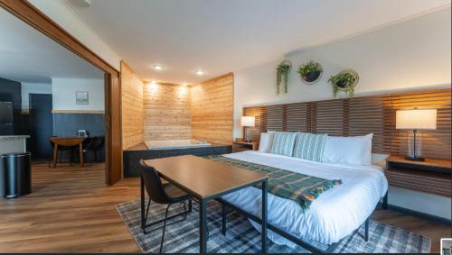 Osage Beach Apartamento | Lakeside Bliss 1BR Enchanting Master Suite