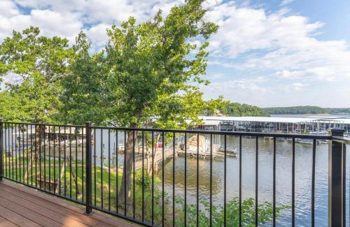 Osage Beach Apartamento | Lakeside Bliss 1BR Enchanting Master Suite