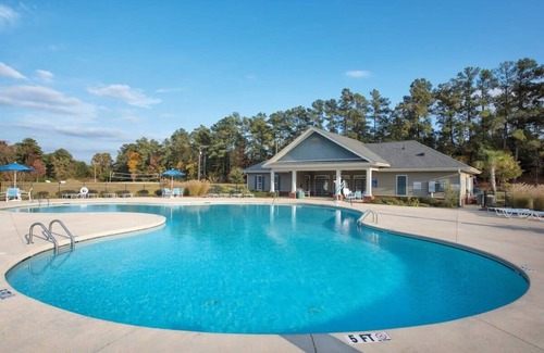 Santee Condominio | Lakeside Bliss: 2BR Suite at Wyndham Lake Marion