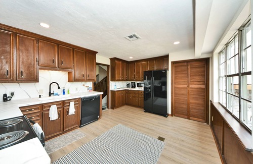 Blue Bell Estates Casa | Lakeside bliss awaits your stay!